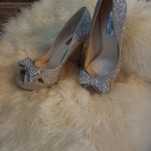 INC Rhinestone Bow Platform Dress Shoe - Picture 4 of 8
